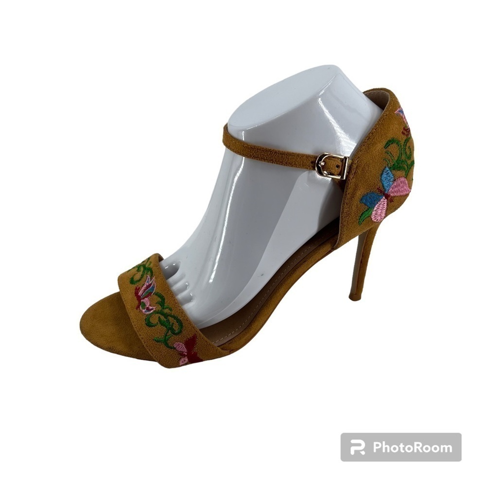 Hippie Laundry Vivienne Embroidered Heels Size 9.5 M NWT